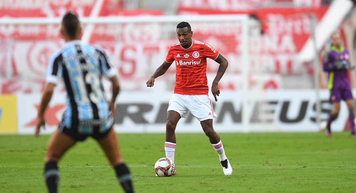 Los delanteros brillan, Grêmio gana la Gre-Nal y empieza con ventaja en la final del Gauchão