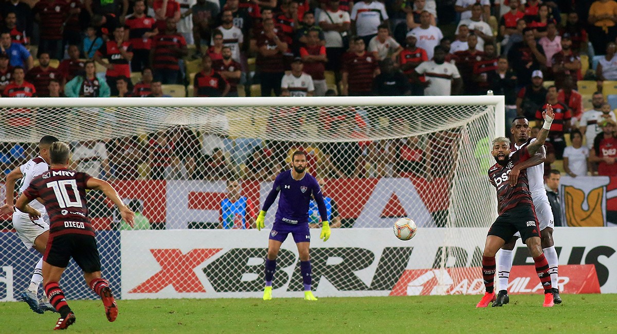 Flamengo vence e vai à final do Campeonato Carioca