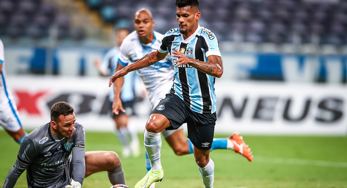 Con doblete de Diego Souza, Grêmio derrotó a Novo Hamburgo